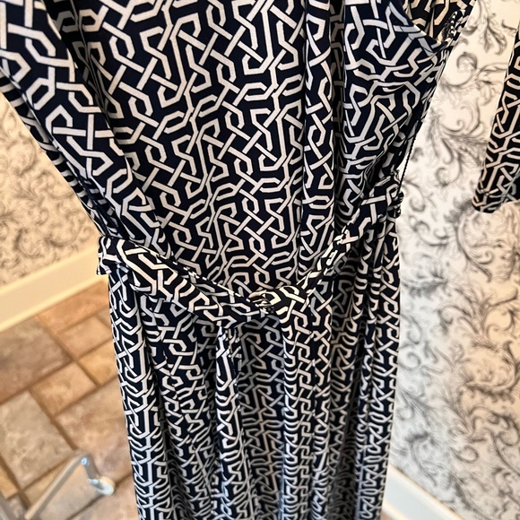 Jones New York, size L, wrap dress in light jersey fabric + matching belt - Picture 5 of 9